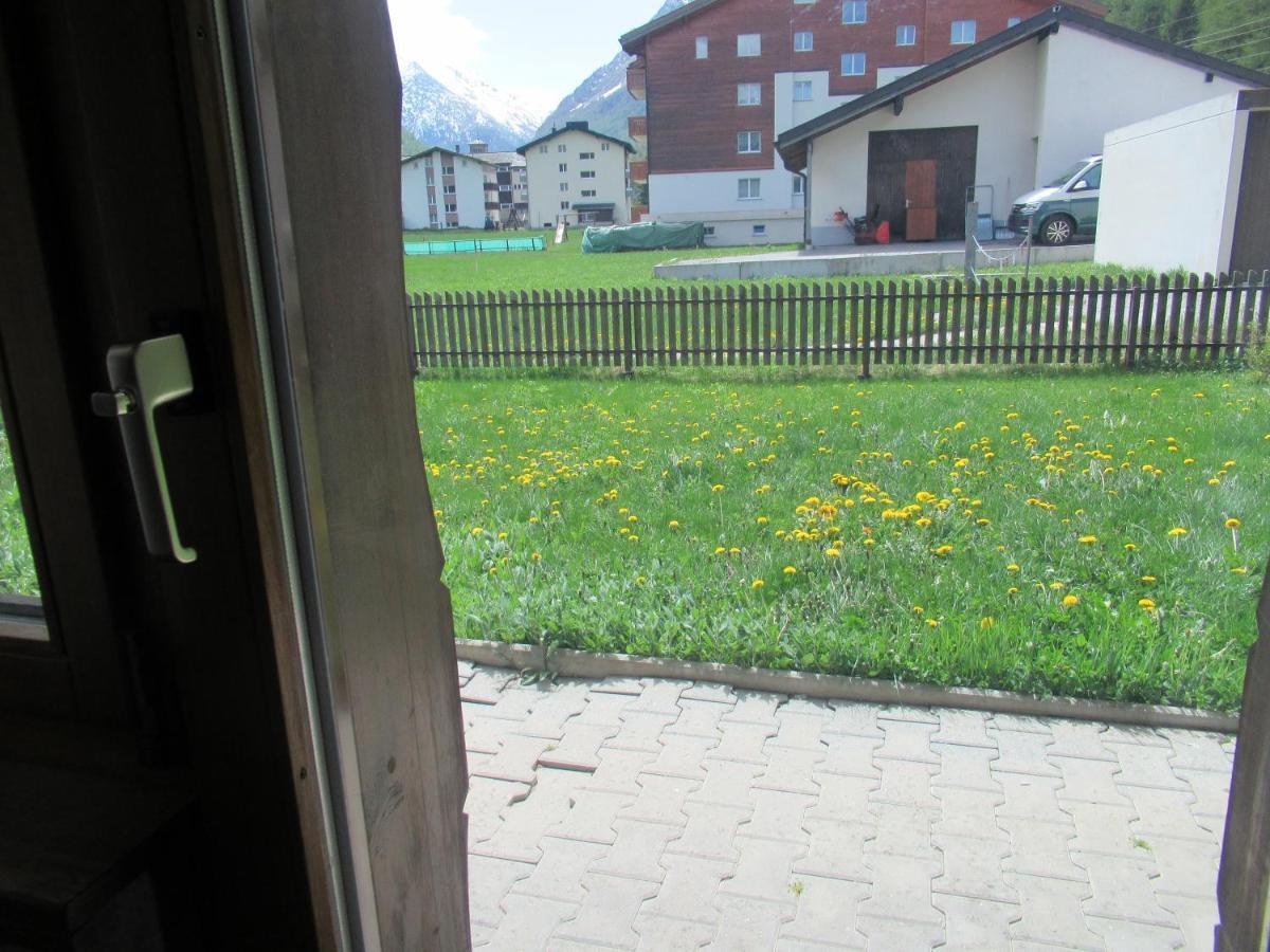 Free Cable Car & Bus In The Summer Haus L'Oree Saas-Grund Quarto foto